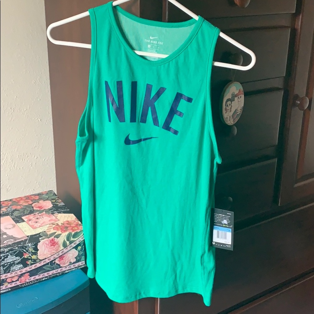 Nike workout tank
